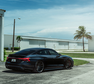 Фото дисков Vossen HF-4T на Audi E-tron GT