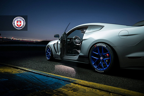 Фото дисков HRE R101 Синий сатин на Ford Mustang VI