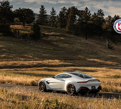 Фото дисков HRE P104SC на Aston Martin Vantage 4