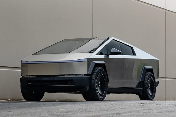 Фото дисков Brixton Forged LX15 Черный сатин на Tesla Cybertruck