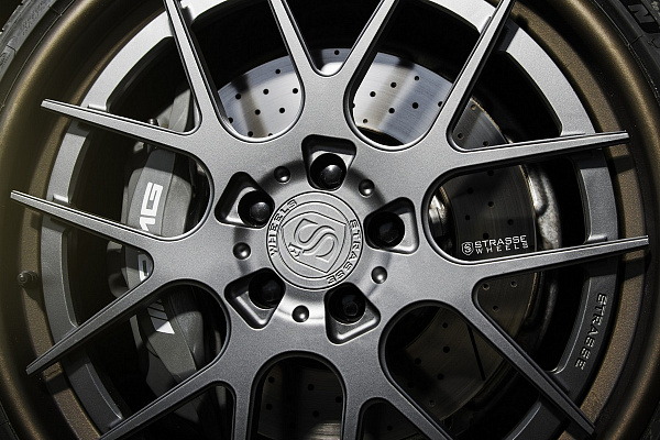 Фото дисков Strasse Wheels SM7 Deep Concave FS Другой цвет на Mercedes-Benz AMG GT I