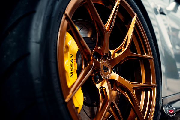 Фото дисков Vossen S21-01 Глянцевая темная медь на Nissan GT-R