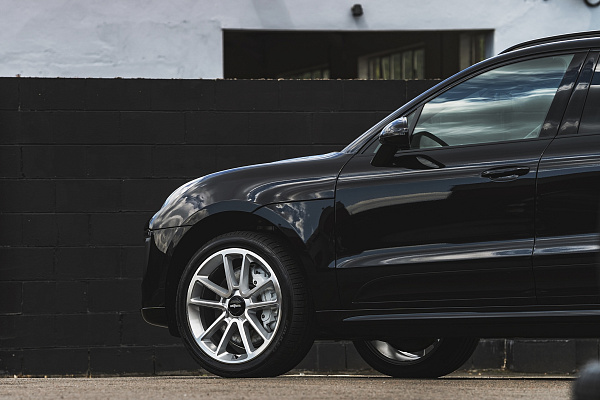 Фото дисков Rotiform BTL Серебро на Porsche Macan I