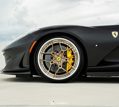 Фото дисков Anrky S3-X4 на Ferrari 812
