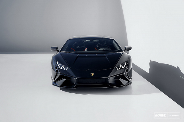 Фото дисков NOVITEC NL4 Черный глянец на Lamborghini Huracan
