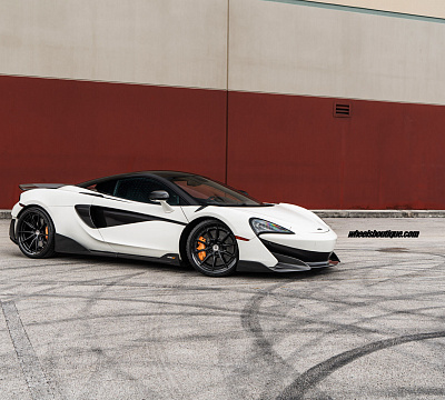 Фото дисков HRE S104SC на McLaren 600