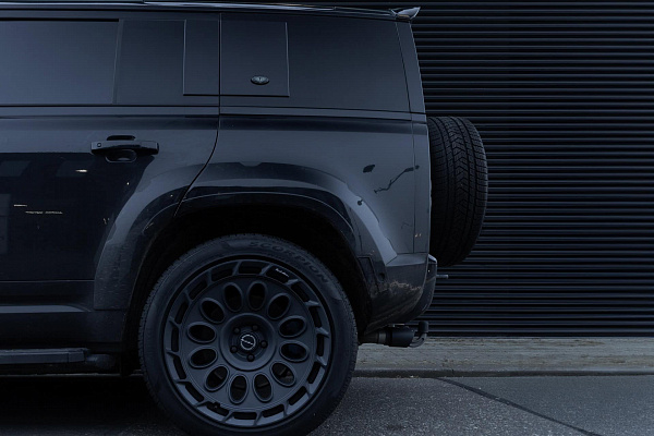 Фото дисков Brixton Forged TR21 AERO1 Черный сатин на Land Rover Defender II