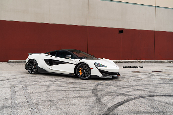 Фото дисков HRE S104SC Черный сатин на McLaren 600