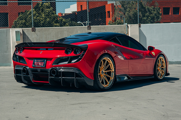 Фото дисков Brixton Forged R11-RS Глянцевое золото на Ferrari F8