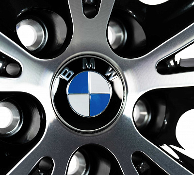 BMW 695