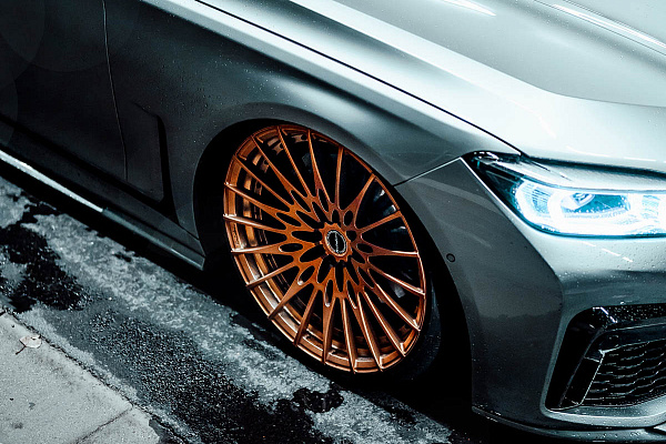 Фото дисков Brixton Forged HS1 Сатиновая медь на BMW 7 (G11/G12)