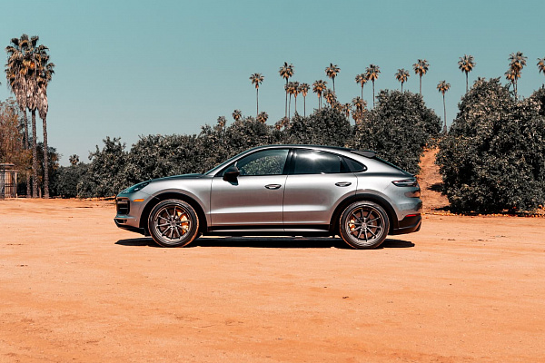 Фото дисков Brixton Forged R11-RS Сатиновый темный лак на Porsche Cayenne III