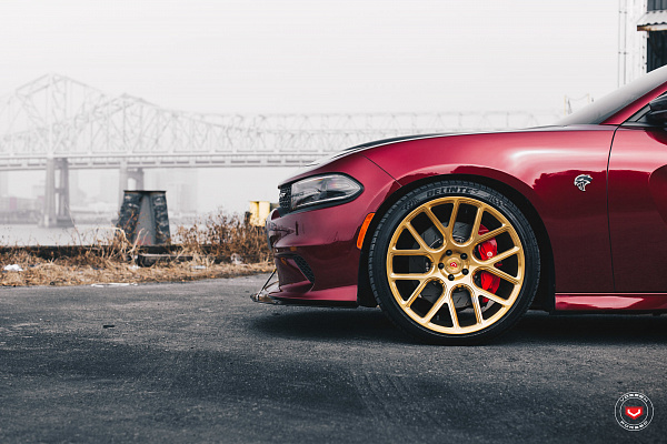 Фото дисков Vossen CG-204 Глянцевое золото на Dodge Charger VII
