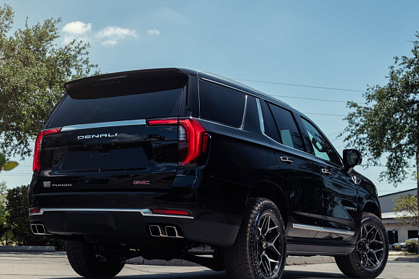 Фото дисков 4PLAY 4P06 Черный глянец на GMC Yukon V