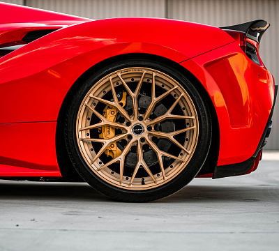 Фото дисков Brixton Forged CM6-R на Ferrari 488