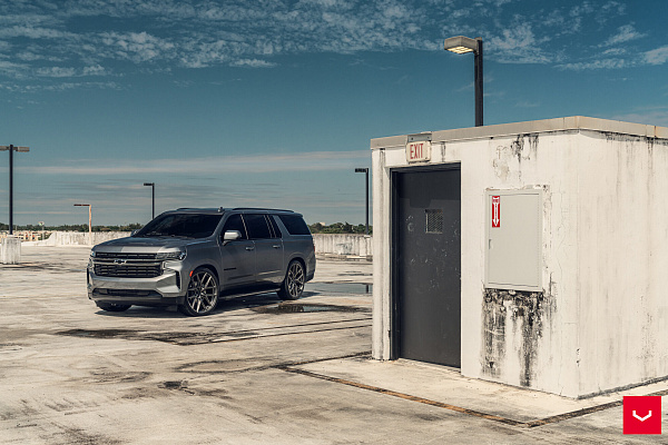 Фото дисков Vossen HF6-4 Глянцевый графит на Chevrolet Suburban XII