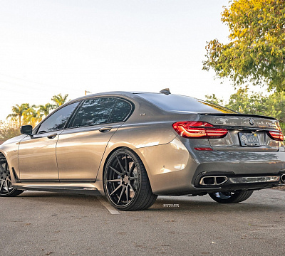 Фото дисков Strasse Wheels R10 Deep Concave FS на BMW 7 (G11/G12)