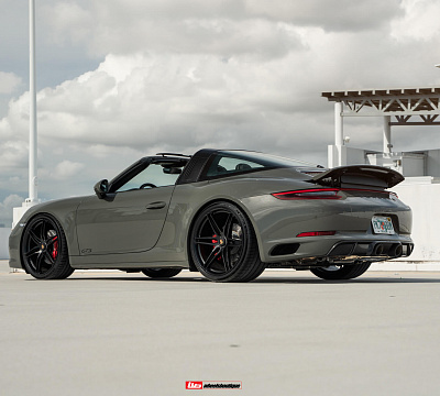 Фото дисков HRE P106 на Porsche 911 VII