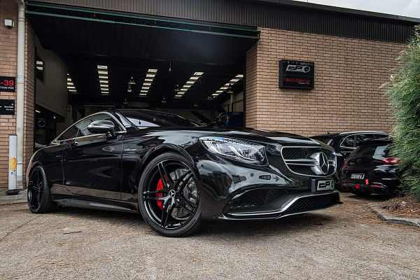 Фото дисков HRE P107 Черный глянец на Mercedes-Benz S-Class (W222, C217)