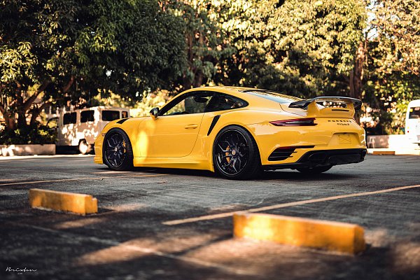 Фото дисков Brixton Forged PF9 Черный сатин на Porsche 911 VII