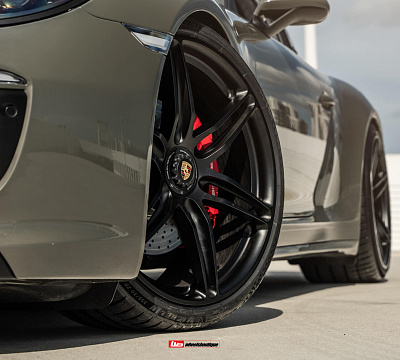 Фото дисков HRE P106 на Porsche 911 VII
