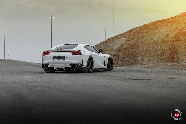Фото дисков Vossen M-X5 Черный глянец на Ferrari 812