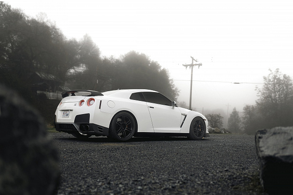 Фото дисков Rotiform RPS Черный сатин на Nissan GT-R