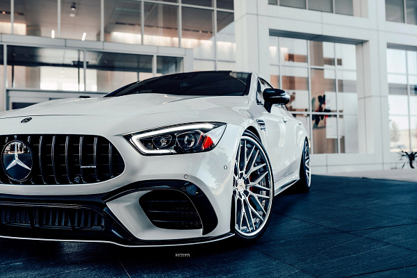 Фото дисков Strasse Wheels SV10M Deep Concave FS Глянцевый лак на Mercedes-Benz AMG GT I