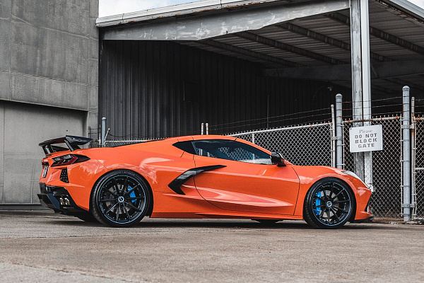 Фото дисков Brixton Forged R11-R Черный сатин на Chevrolet Corvette C8
