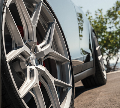Фото дисков Vossen HF-5 на Tesla Model X
