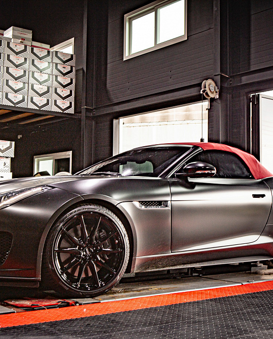 Фото дисков HF-3 Черный глянец на Jaguar F-Type