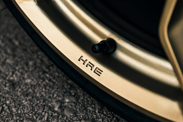 Фото дисков HRE P201 Сатиновое золото на Porsche 911 VII