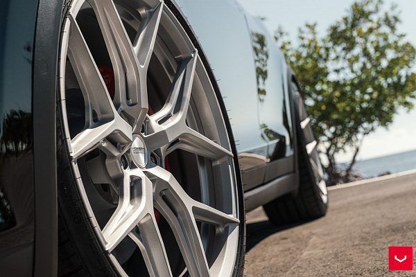 Фото дисков Vossen HF-5 Серебро на Tesla Model X