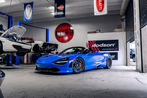 Фото дисков Strasse Wheels SV4 Deep Concave FS Черный сатин на McLaren 720S