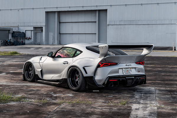 Фото дисков Strasse Wheels S6 Competition Черный сатин на Toyota Supra A90