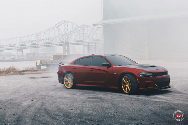Фото дисков Vossen CG-204 Глянцевое золото на Dodge Charger VII