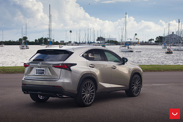 Фото дисков Vossen VFS-2 Глянцевый графит на Lexus NX I