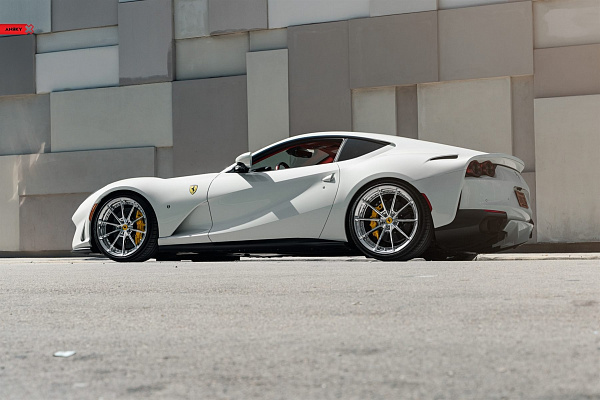 Фото дисков Anrky AN28 Полированный лак на Ferrari 812