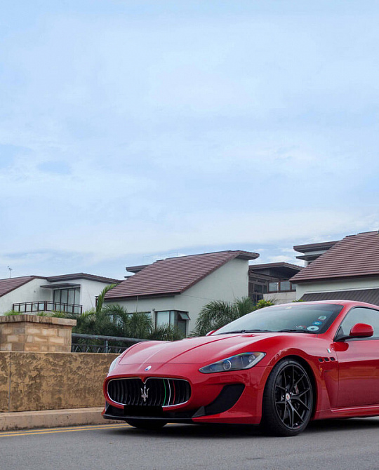 Фото дисков P101 Черный сатин на Maserati GranTurismo I
