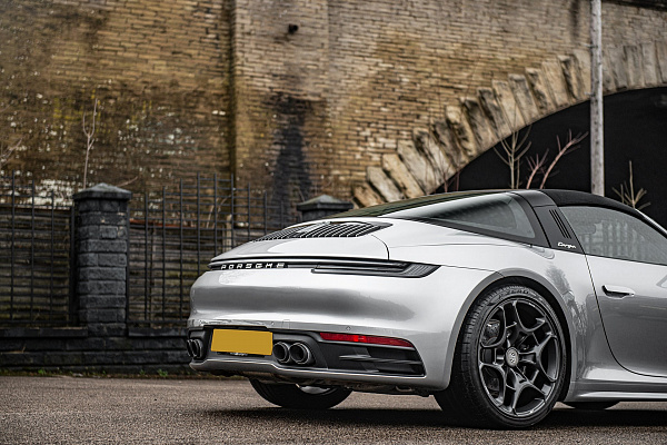 Фото дисков Kahn Type 11 Сатиновый графит на Porsche 911 VIII