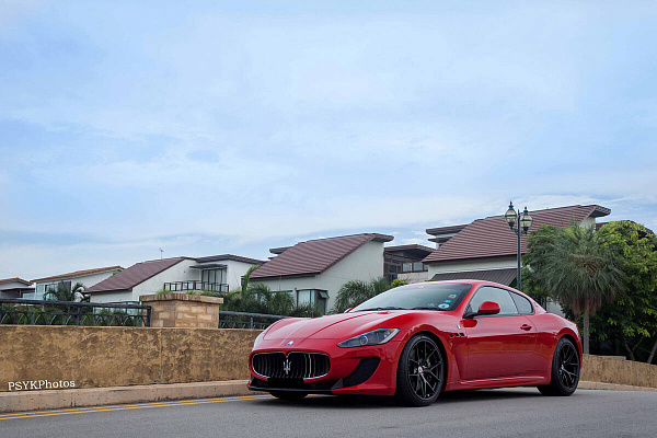 Фото дисков HRE P101 Черный сатин на Maserati GranTurismo I