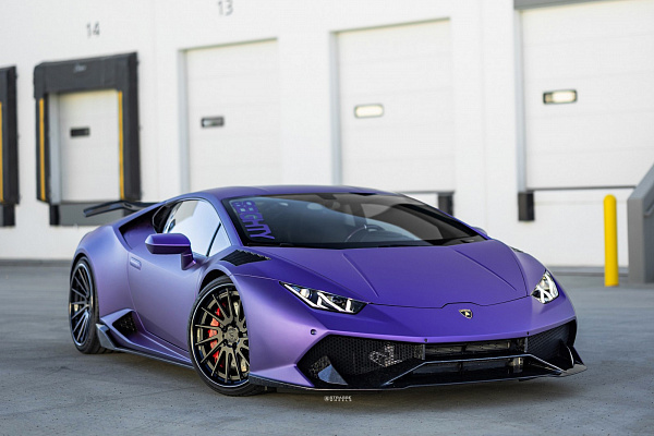 Фото дисков Strasse Wheels SV15T Deep Concave FS Черный матовый на Lamborghini Huracan