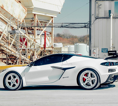 Фото дисков Strasse Wheels S5 Track на Chevrolet Corvette C8