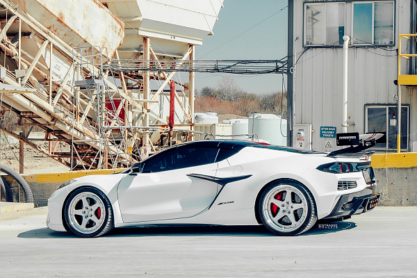 Фото дисков Strasse Wheels S5 Track Глянцевый лак на Chevrolet Corvette C8
