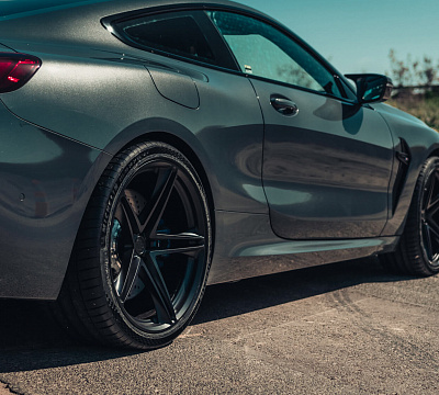 Фото дисков HRE P207 на BMW 8/M8