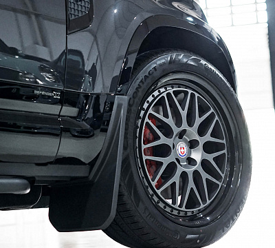 Фото дисков HRE 300 на Land Rover Defender II