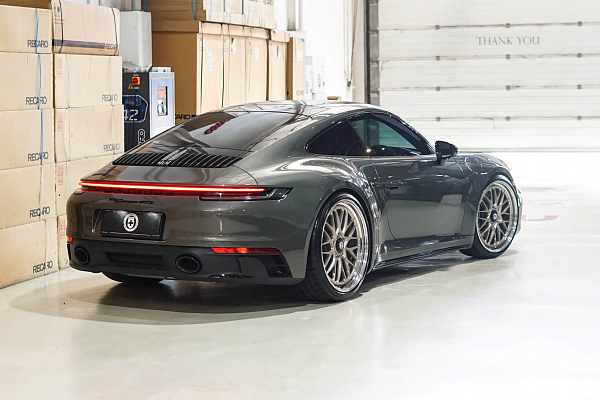 Фото дисков HRE 520 Глянцевая шампань на Porsche 911 VIII
