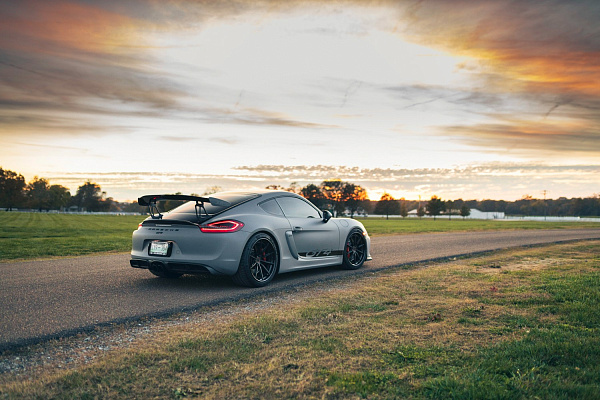 Фото дисков Brixton Forged R11-R Черный сатин на Porsche Cayman II