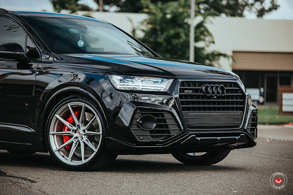 Фото дисков Vossen EVO-2R Глянцевый лак на Audi Q7 (4M)