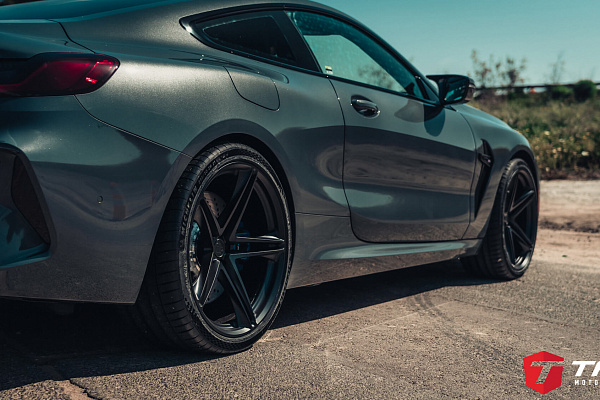 Фото дисков HRE P207 Черный сатин на BMW 8/M8